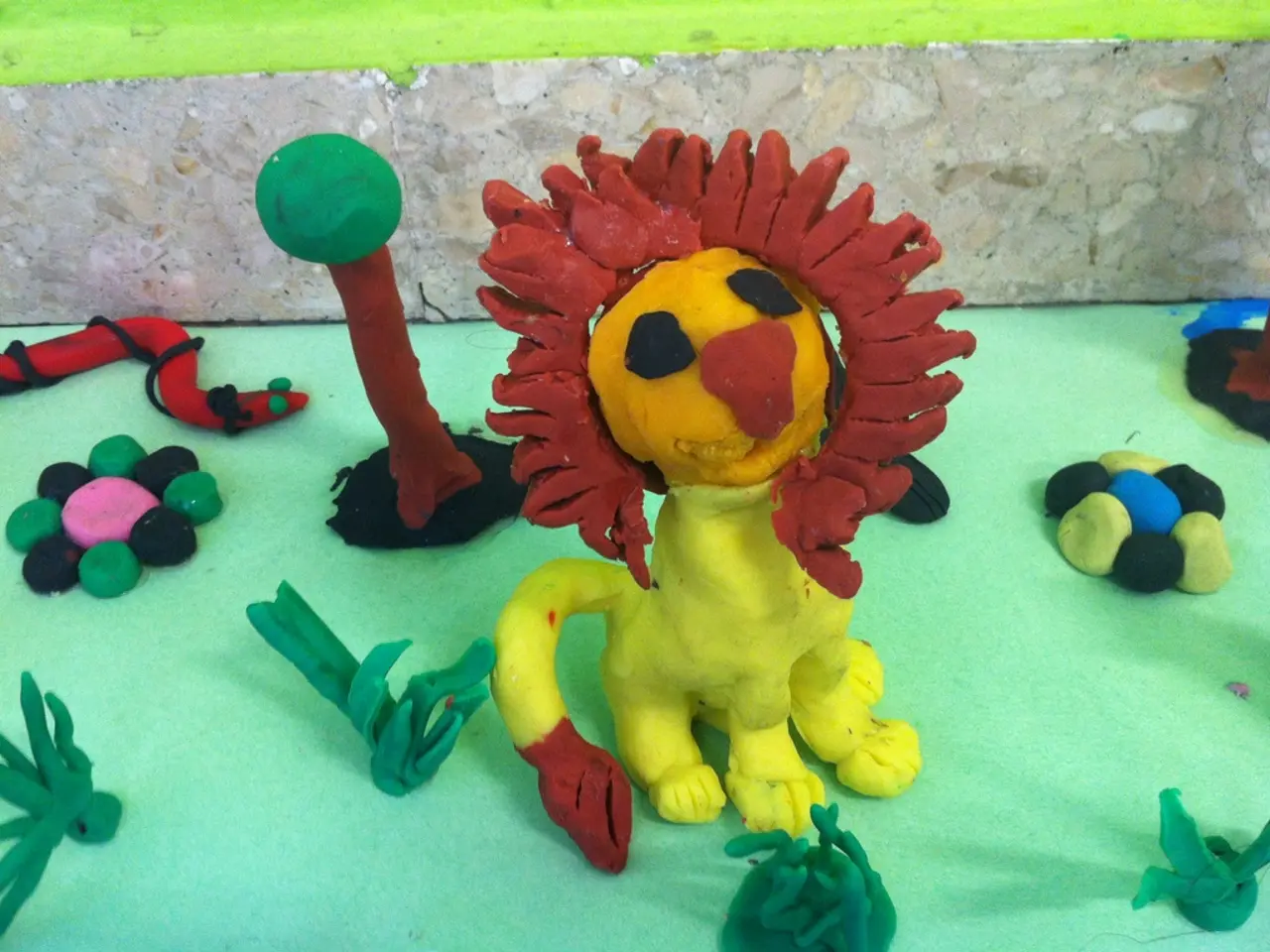 Artigiano Kazushi Eto Eccelle nella Scultura con l'Arte della Ceramica (in Corso)