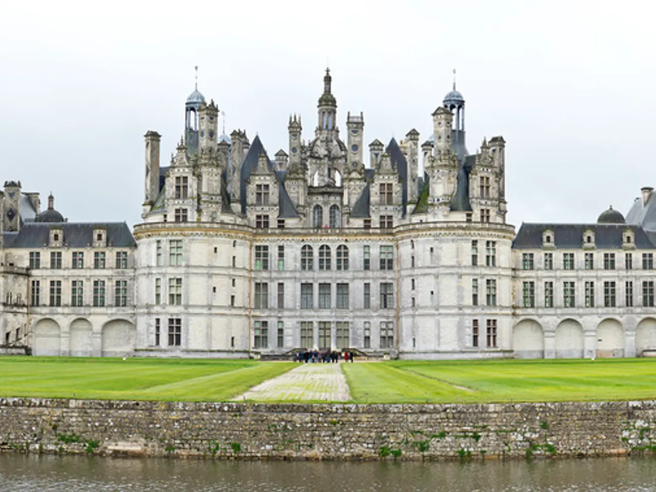 Vita a Blenheim Palace come descritta da Henrietta Spencer-Churchill, che include sci d'acqua sul...