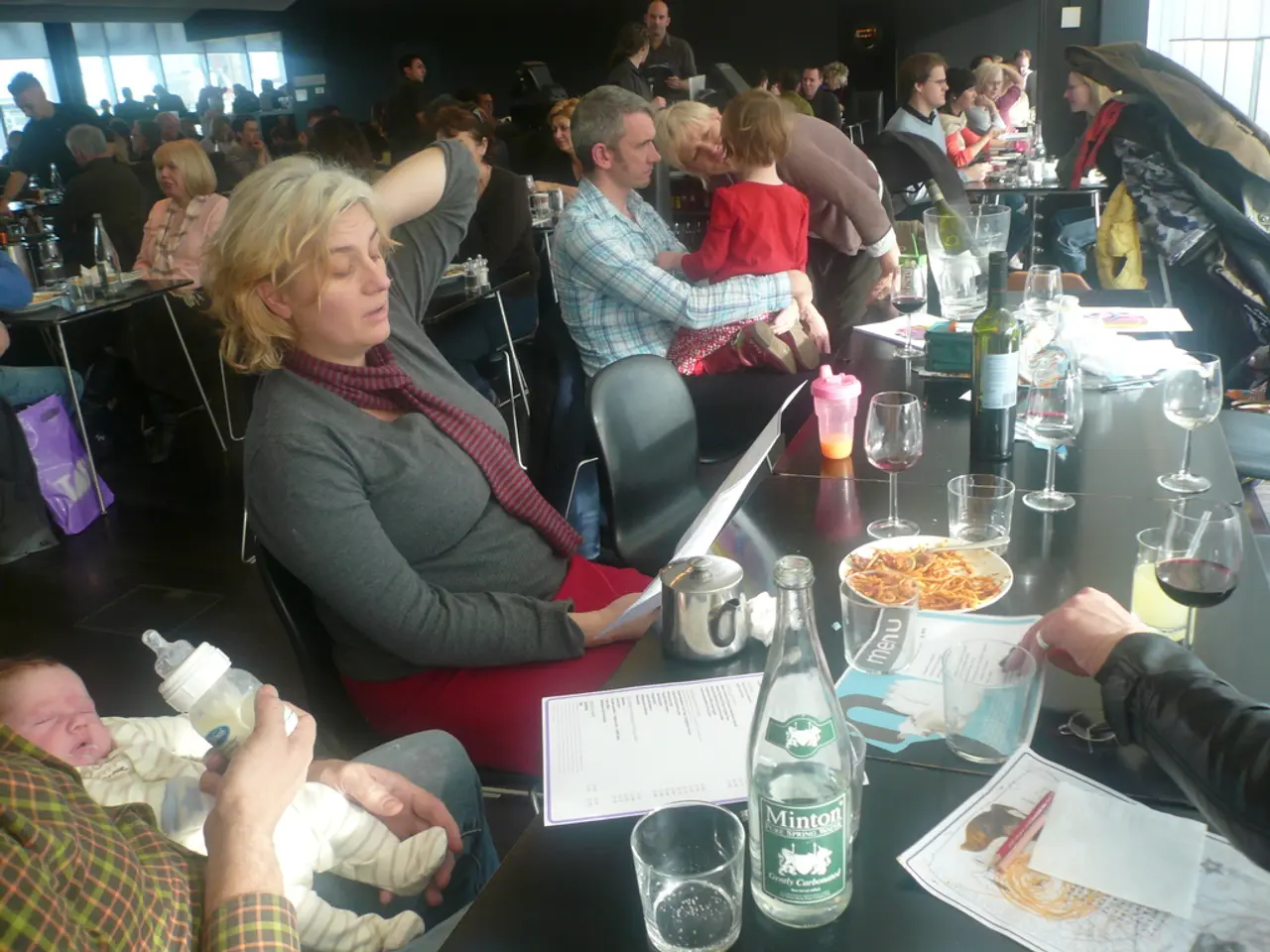 Foodbar Okra: Un Ristoro Intimo, Ricorda la Cucina della Casa di un Amico Comodo