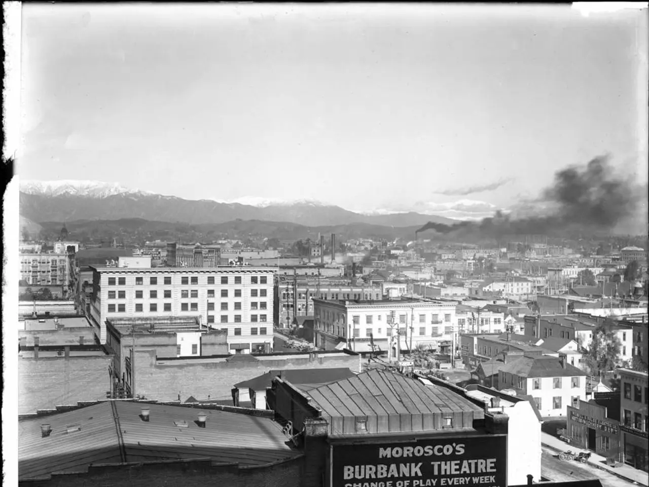 Il mistero circonda l'origine dell'incendio nello stabilimento di produzione del cemento