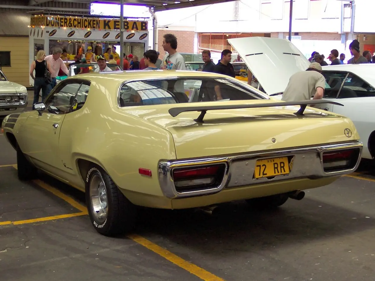 La narrazione prosegue all'ingresso