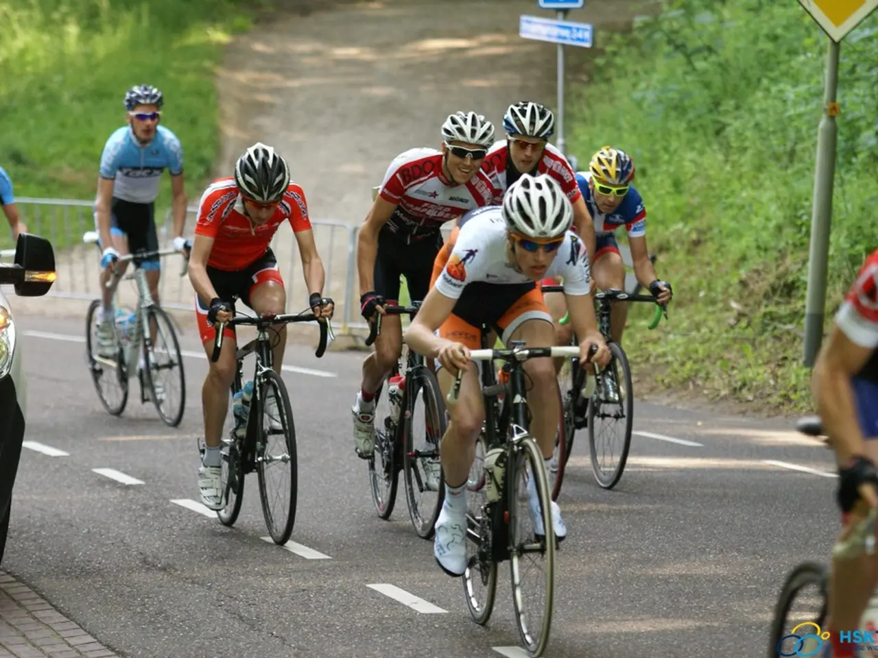 Jan Ullrich, ciclista promosso, acconsente a consumare Nutella, in un accordo di sponsorizzazione...