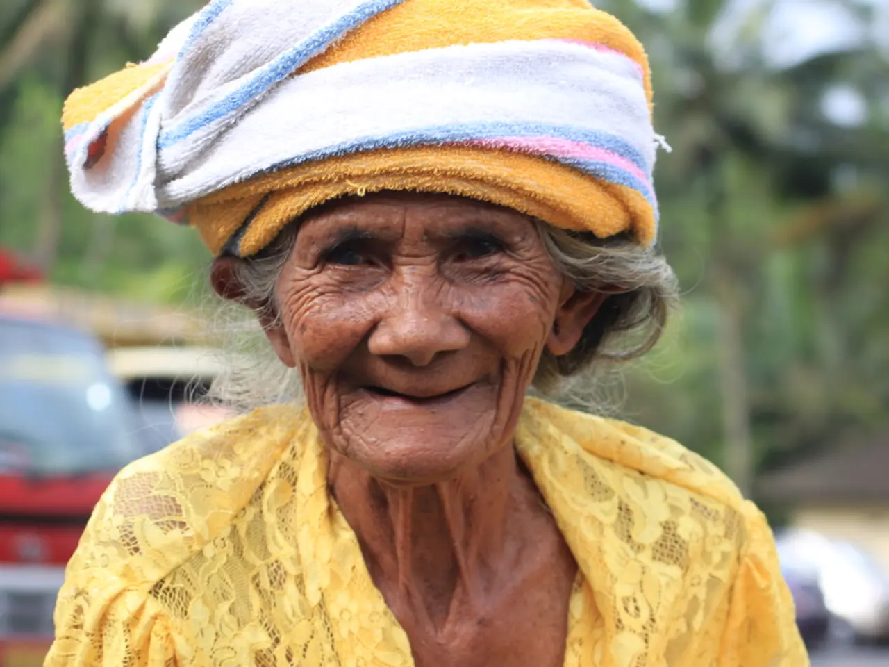 Anziana Individuale, Louisa Chavez Bermudez, Raggiunge l'Obiettivo degli Ottant'anni a 80 Anni