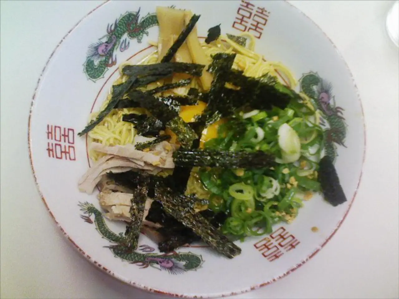 Rinuncia al takeout stasera e scegli la ricetta di pad Thai salutare di Em The Nutritionist invece.