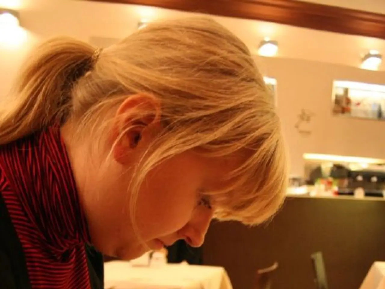 Coniuge del Marito Sceglie Costantemente Stessi Numeri della Lotteria per Tre Decenni