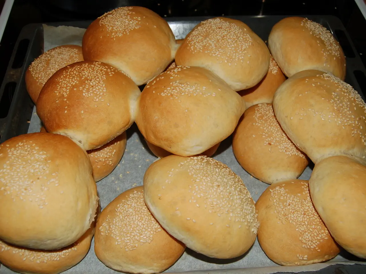 C)mmoni speziati e veloci in forno, arricchiti con lievito secco attivo, pronti in 2 ore