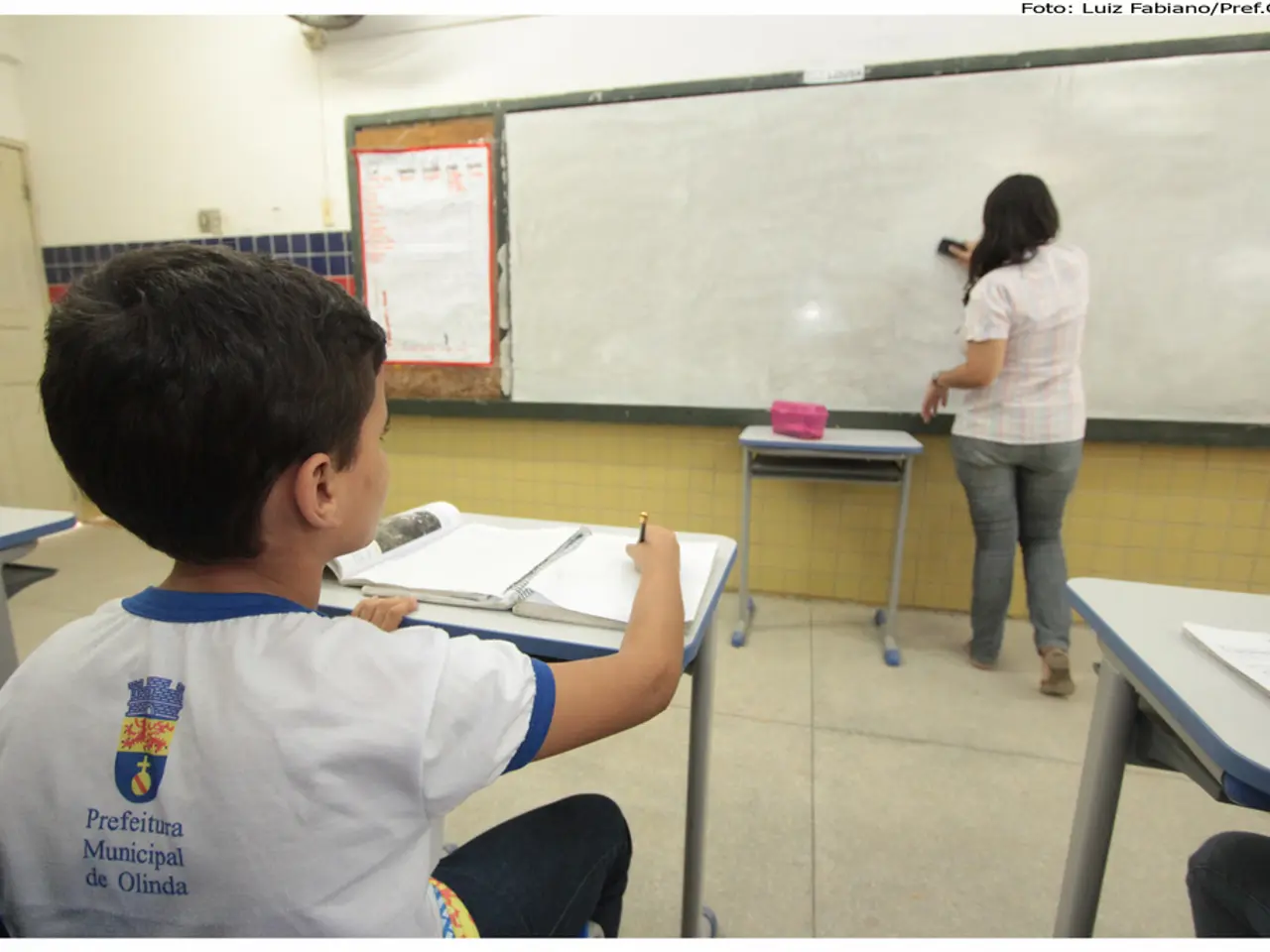 Progetti fai da te adatti aiprescolari e attività divertenti (Edizione Lettera B)