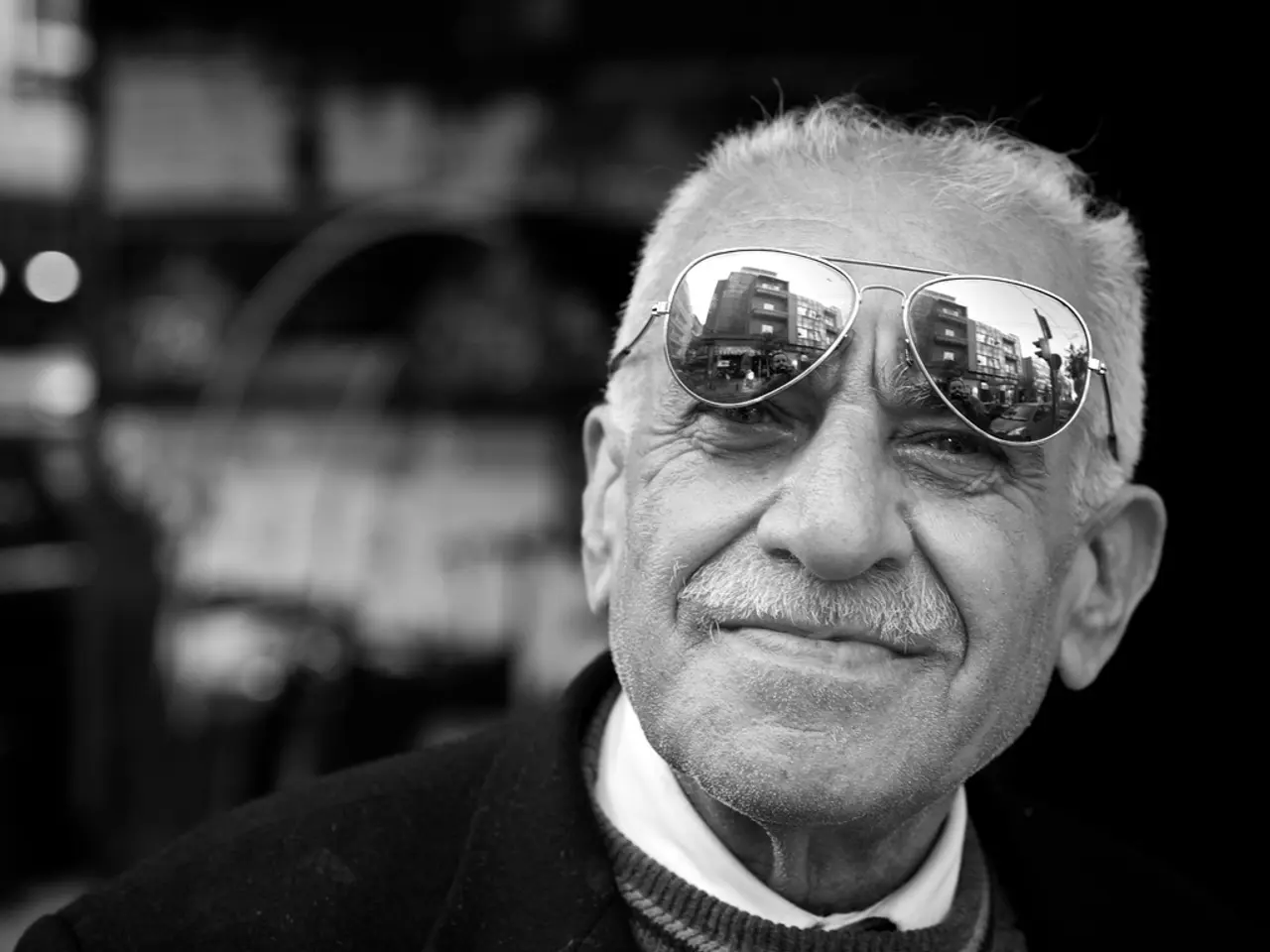 Una persona ben nota, coinvolta in controversia, si astiene attualmente dall'alcool.