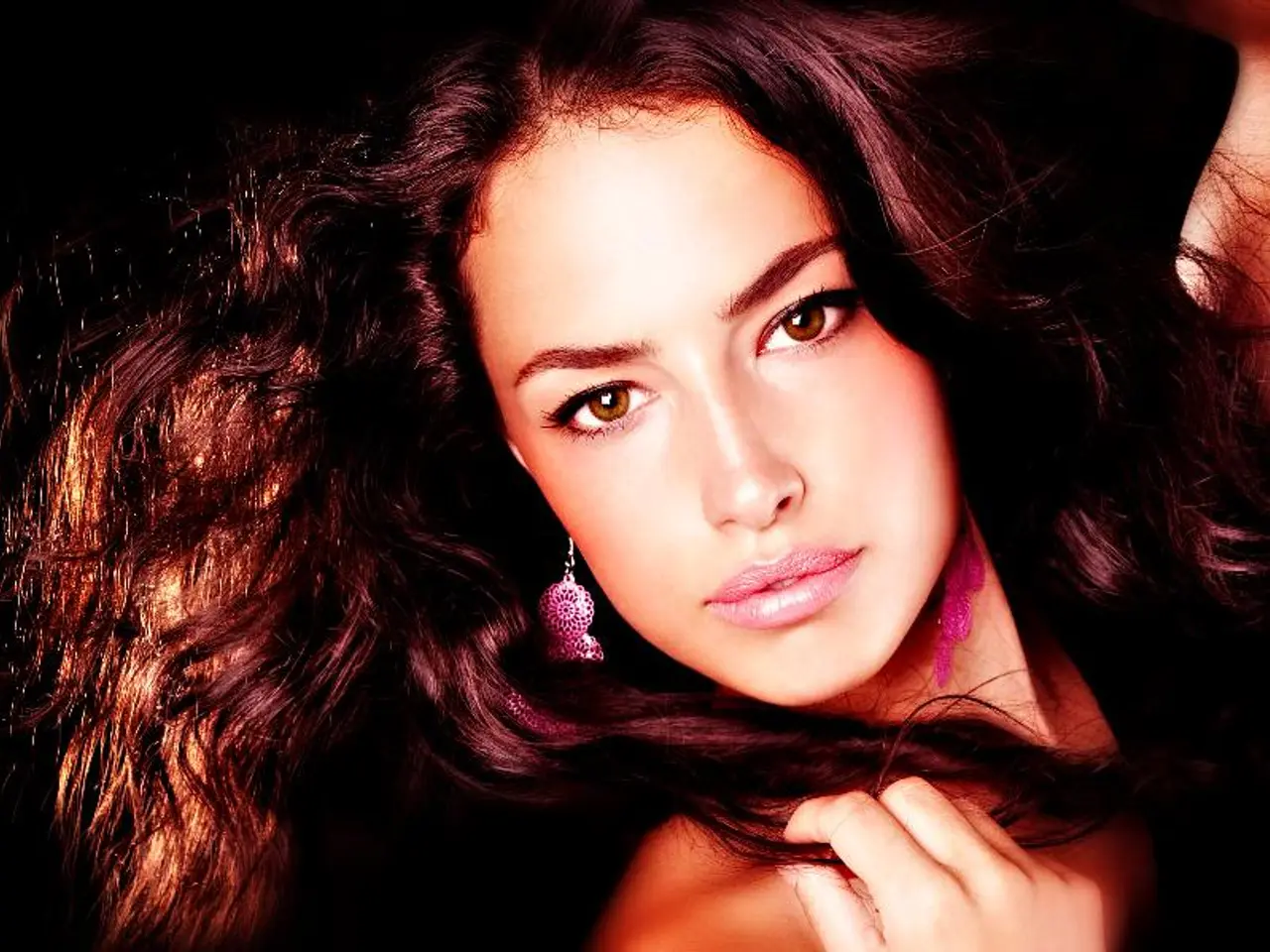 la trasformazione del look di Jennifer Aniston: dal minimalismo degli anni '90 all'icona di stile...