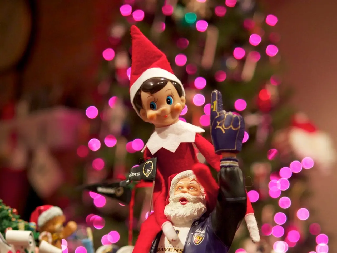 Reazione Divertente della Figlia Quando Ha Sorpreso il Papà Chad Michael Murray a Guardare il Suo...