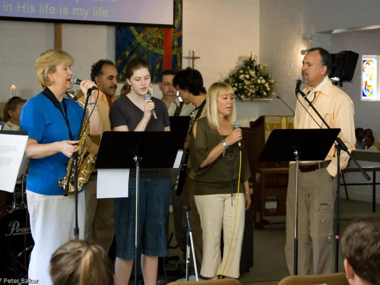 Record di Instagram infranto dal post dell'impegno di Taylor Swift, in salita costante nella...