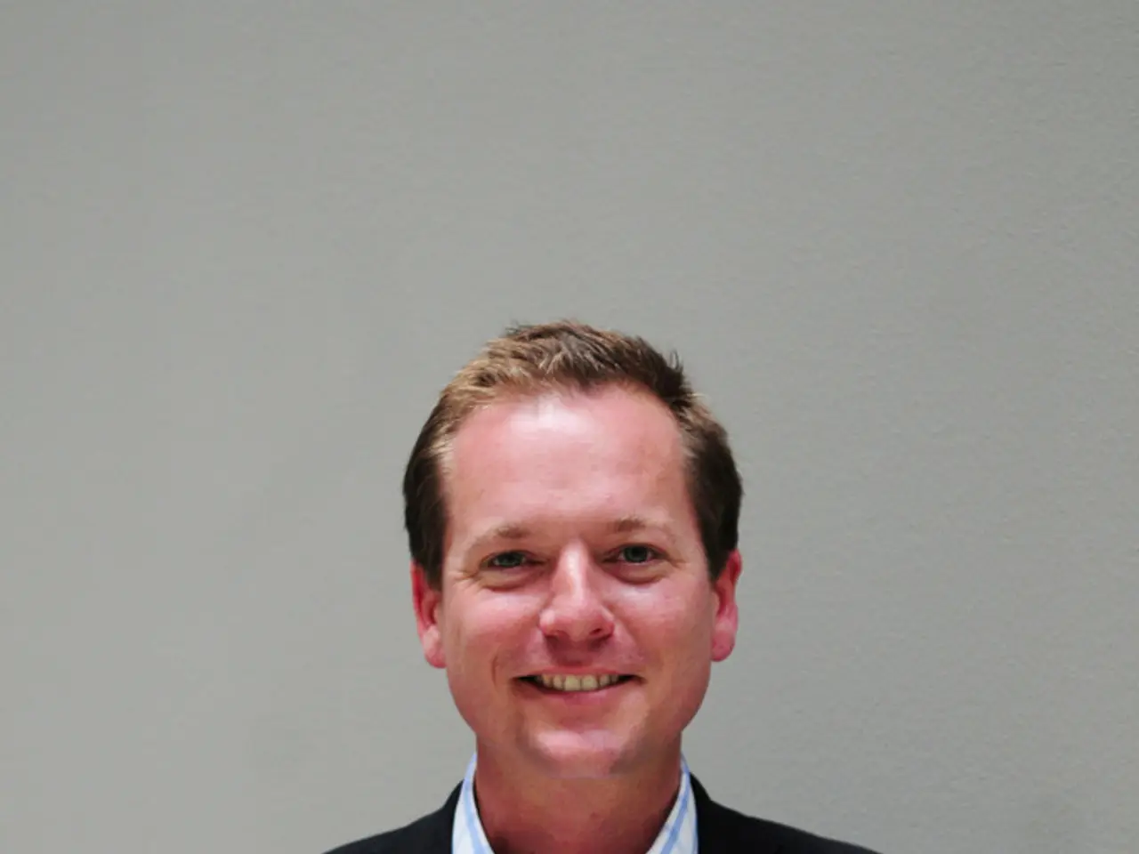 Uomo lascia Tesla Cybertruck acceso per le vacanze; al ritorno dopo due settimane, il veicolo non...