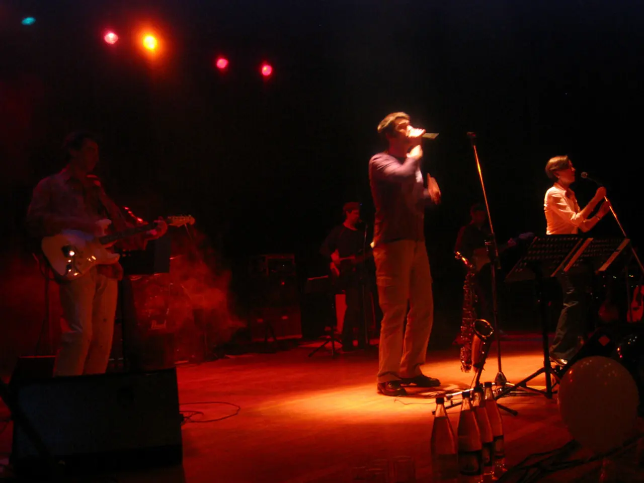 Taylor Swift celebra il compleanno con una nuova amicizia, Brittany Mahomes esprime sentimenti...