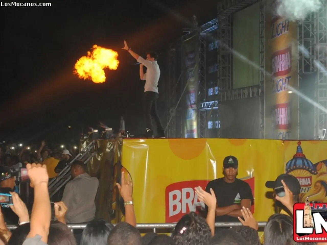 Gli utenti dei social media negli Emirati Arabi Uniti dovrebbero fare attenzione a condividere foto...