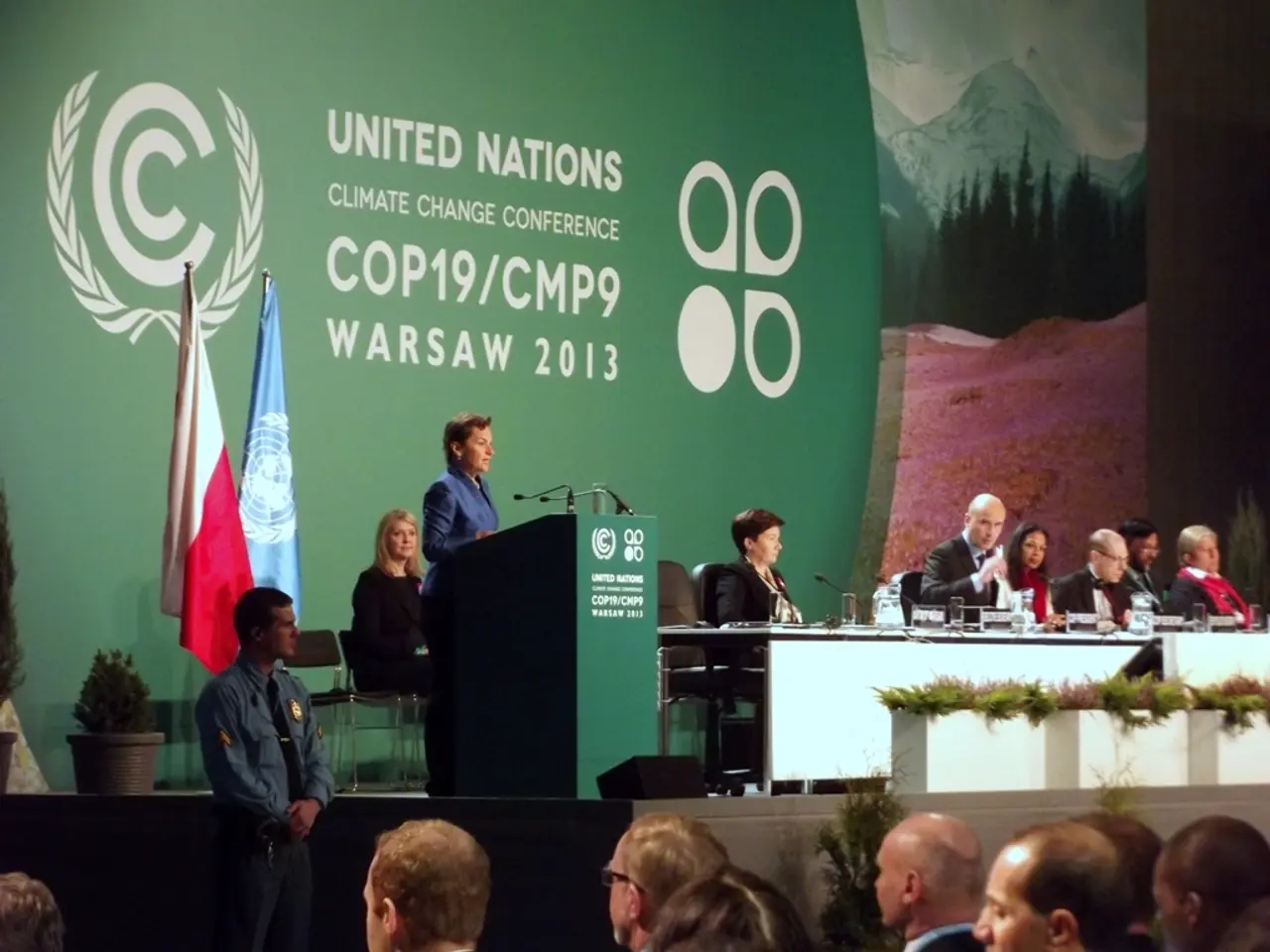 Si suggerisce che il precedente capo della città di Rapho potrebbe ambire a un seggio al Senato...