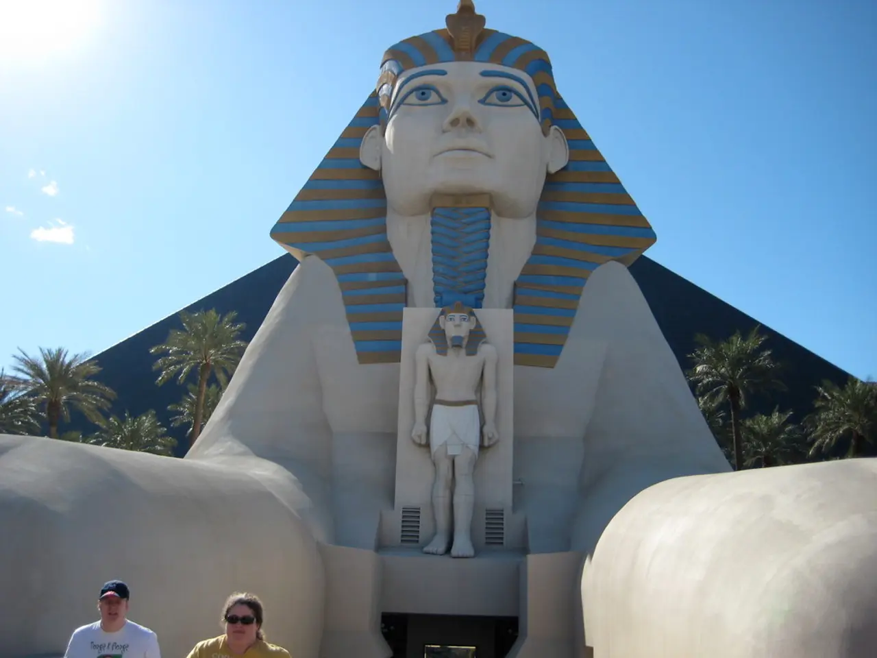 Luci della Notte: Focus sulle questioni di Morsi