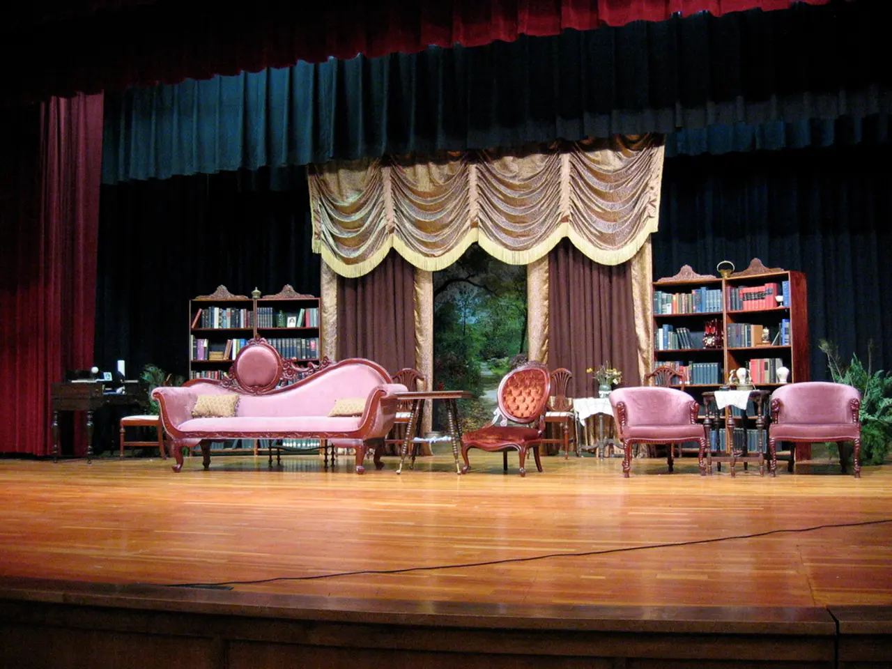 Ritorno a Parigi: un emozionante mix di brividi e comicità irresistibile (In Rotta)