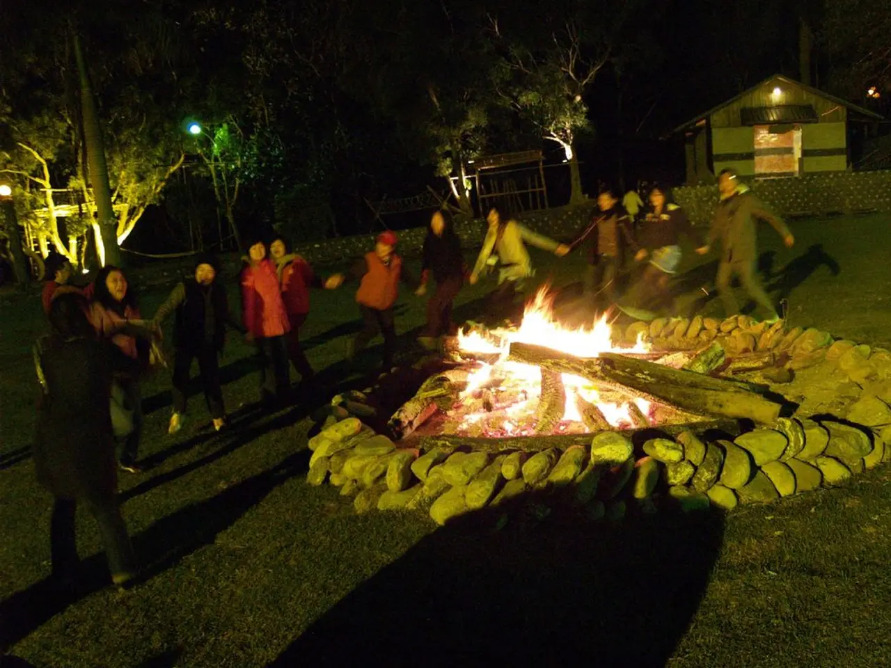 Modifiche nella Chimica del Cervello attraverso la Participazione nei Riti del Fuoco?