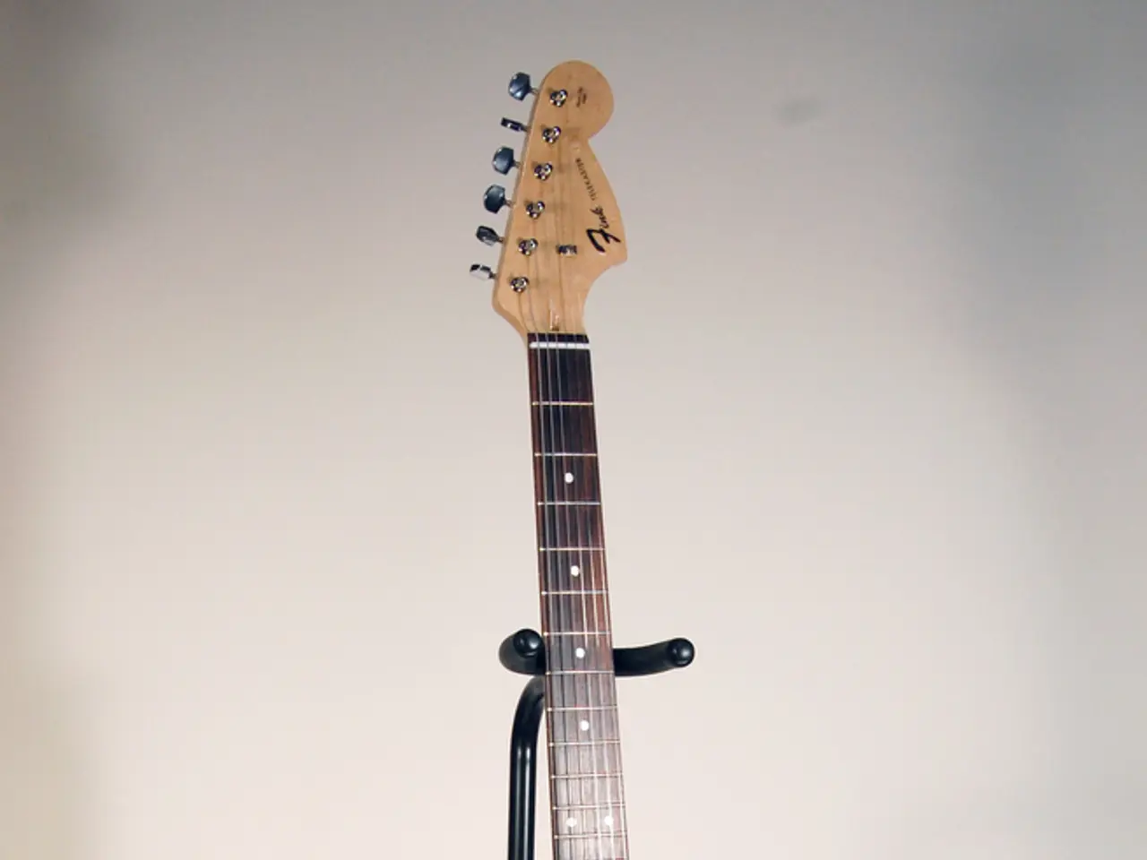 Il mistero della scomparsa della chitarra basso Hofner 500/1 di Paul McCartney, scomparsa per mezzo...