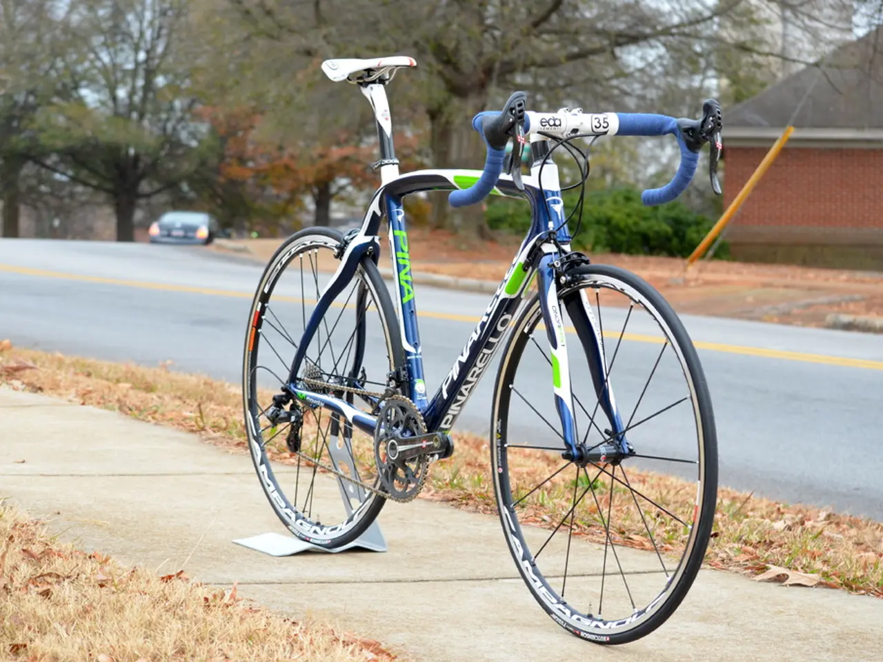 Incidente nel centro storico ferisce pedone di mattina di giovedì
