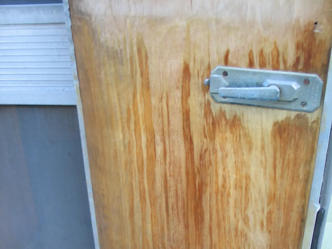 La Cina pianifica di eliminare le maniglie delle porte ritraibili in tutta la nazione