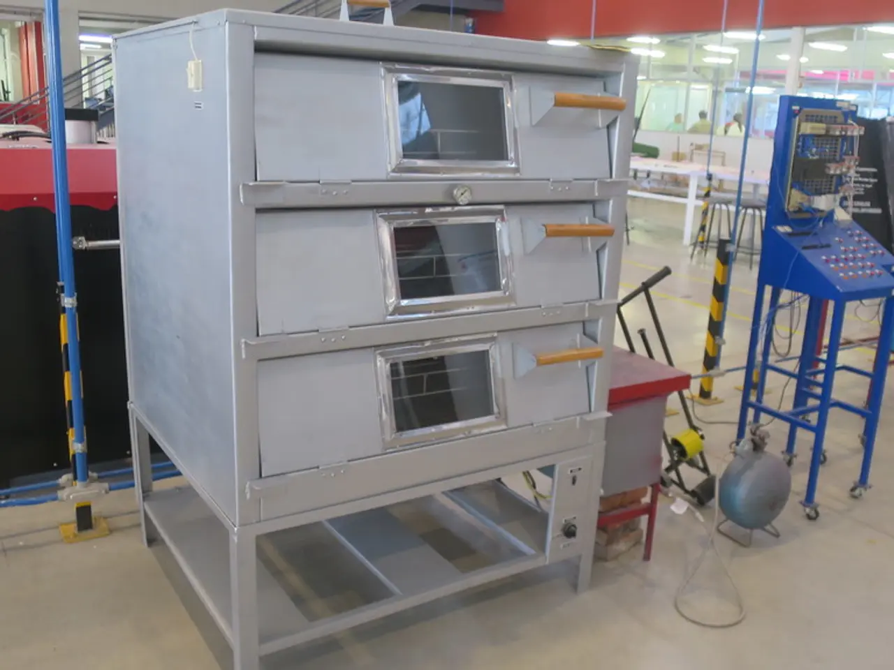 L'ultimo aspirapolvere robotico Ecovacs si ricarica rapidamente mentre sta pulendo, garantendo che...