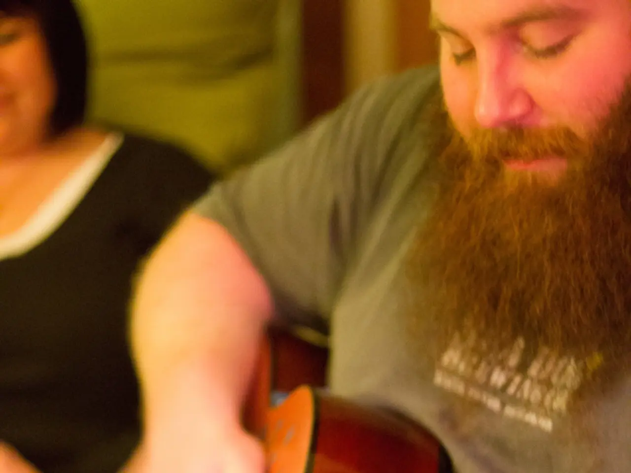 Stato coniugale di Dave Grohl e Jordyn Blum rivelato, un anno dopo la paternità di Grohl di un...