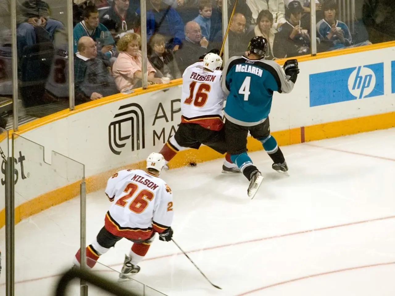 L'allenatore di baseballposentato Davey Johnson, responsabile di tre vittorie della World Series,...