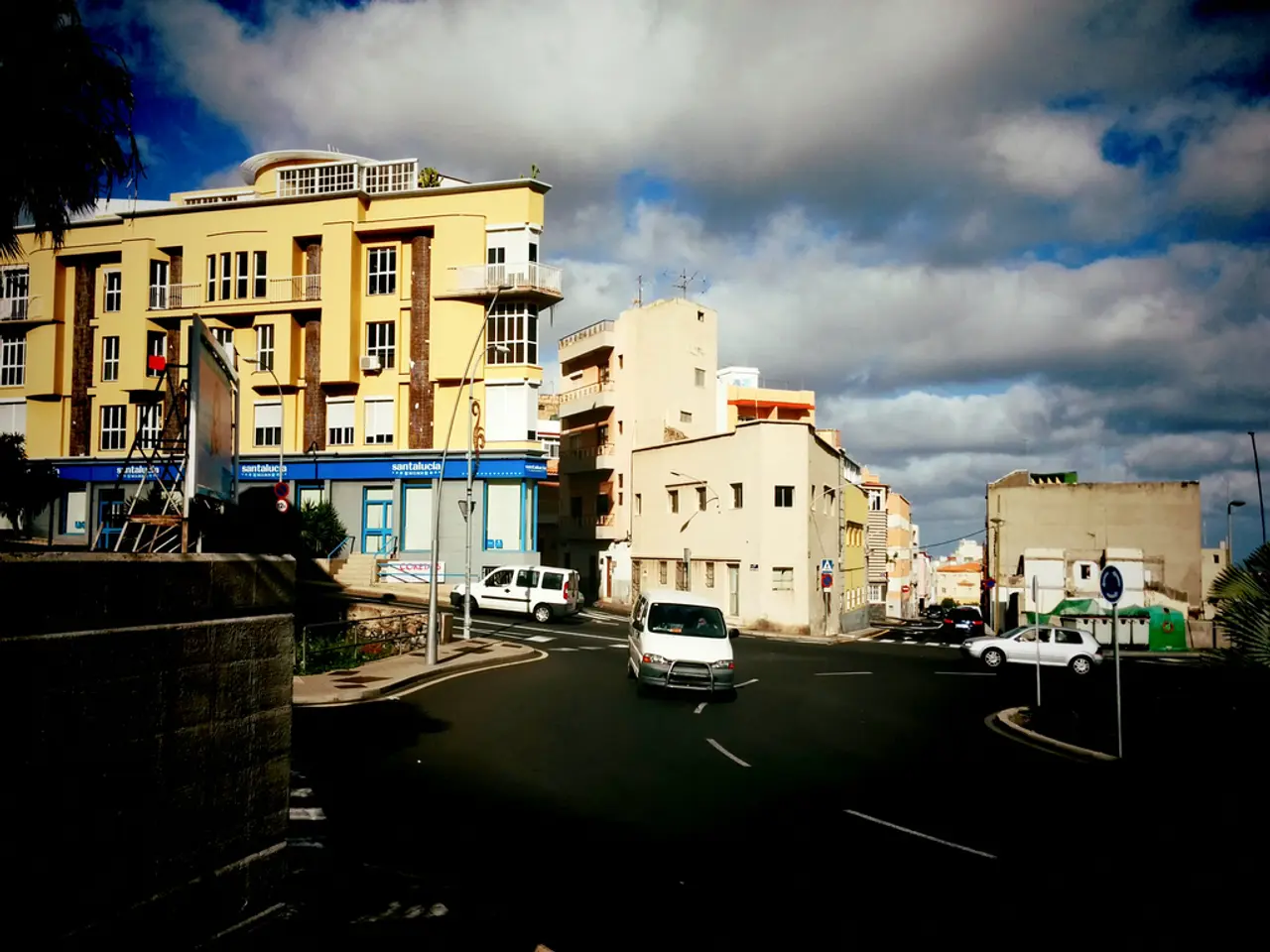 Piogge notturne previste a Philadelphia, con possibilità di tuoni mentre un sistema meteorologico...