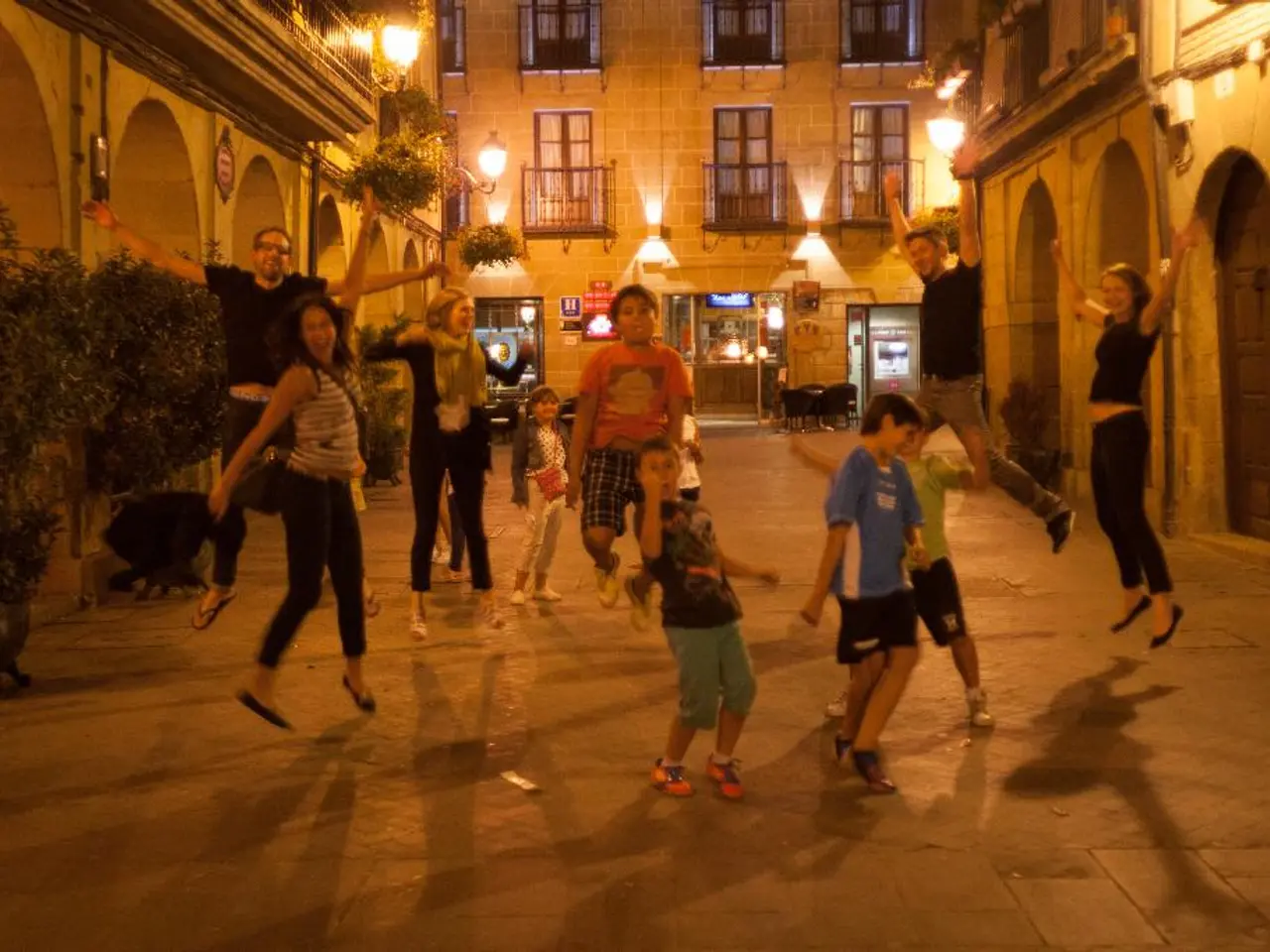 Ho sperimentato una routine cardio compatta di 10 minuti senza salti, adatta per un alcohols...