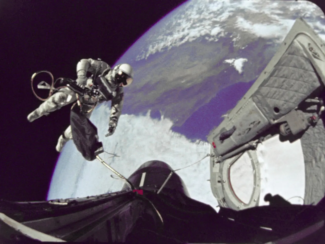 Il veicolo spaziale Boeing Starliner sta partendo per il suo primo viaggio equipaggiato alla...