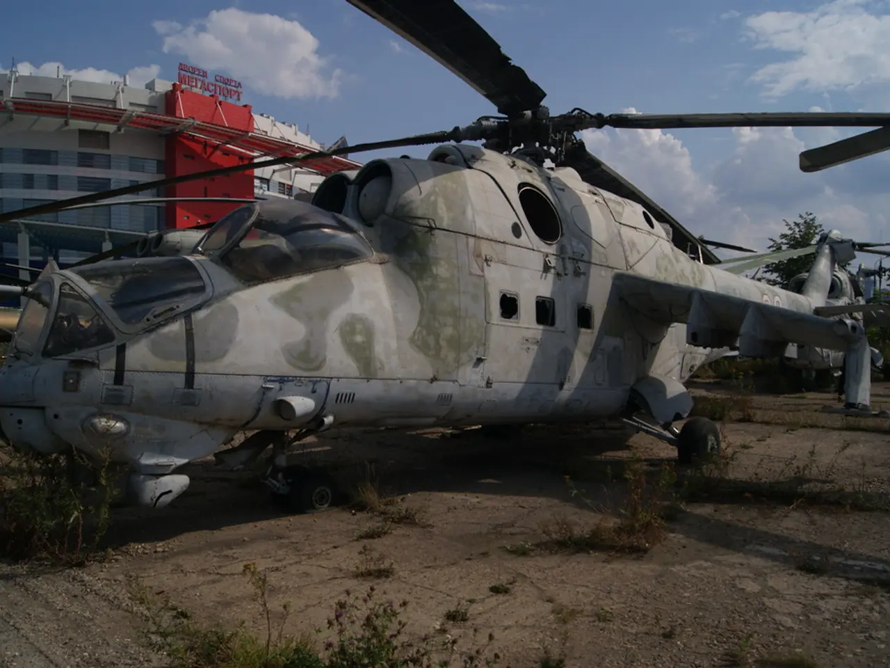 Iniziativa di energia solare illumina il paese coloniale abbandonato a Siaya