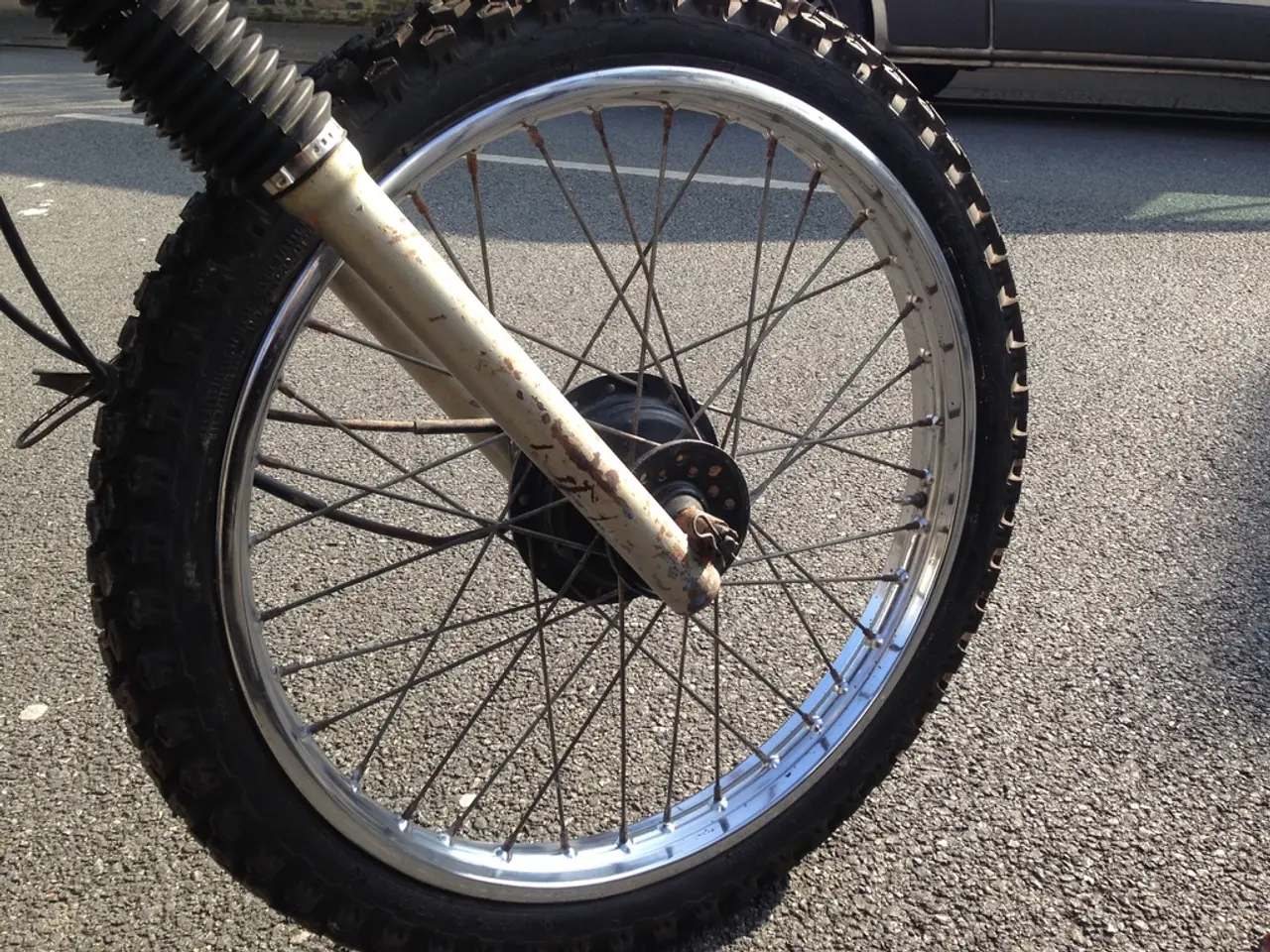 Testare il Rigoroso 'Corso F' sulla Terra Cruiser: Costruire Percorsi per Migliorare i Veicoli...