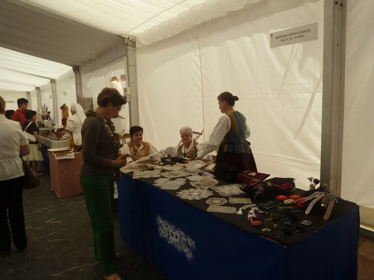 Evacuazione all'edificio della terminal di aeroporto di Heathrow