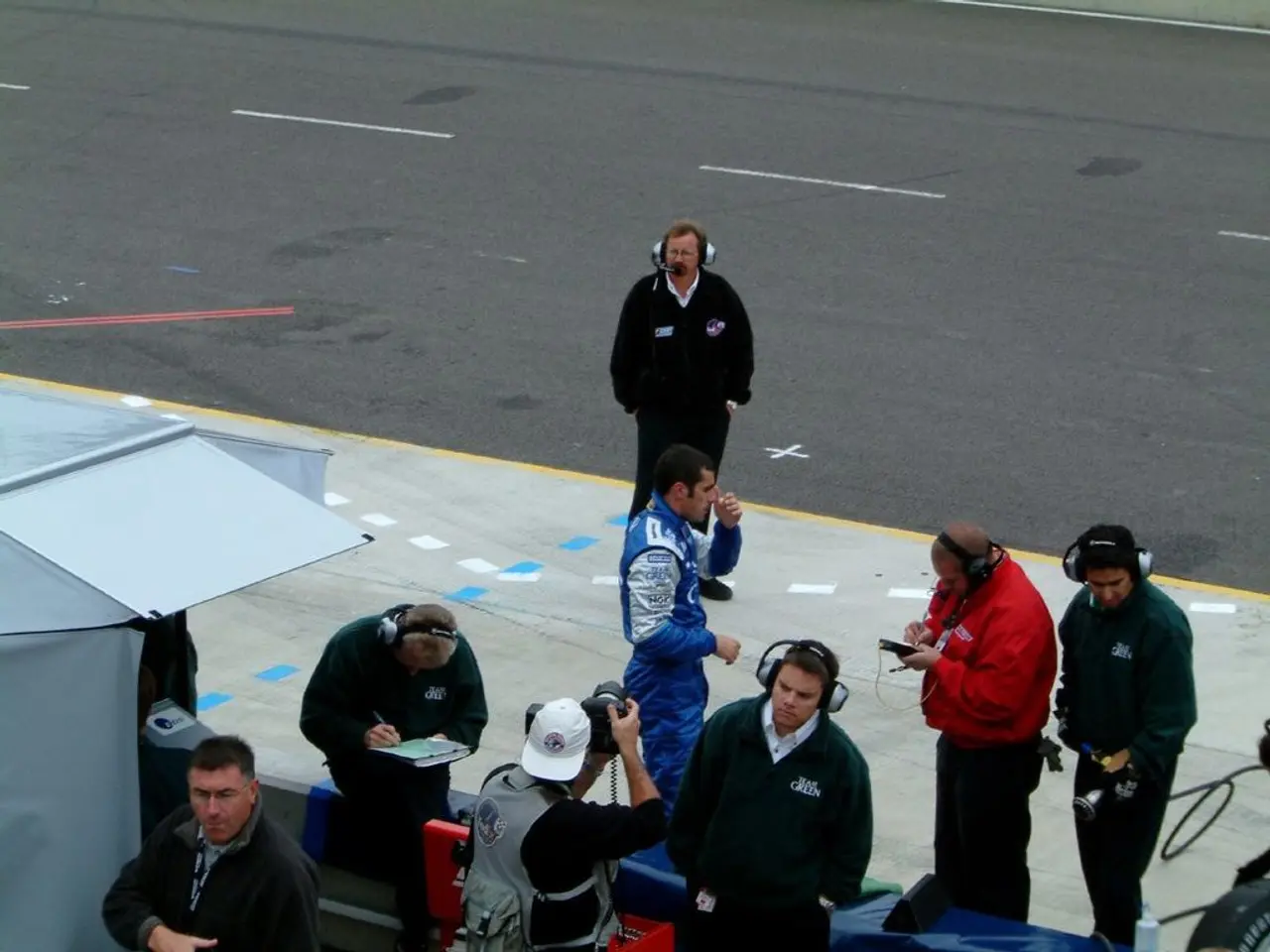 Sanctuari Creativi degli Scrittori: Dodici Concorrenti per il Booker Prize del 2025 Rivelano i loro...