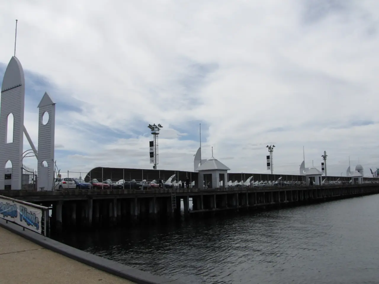 Tesla ha rilasciato un aggiornamento del servizio che risolve il problema con i bracci di controllo...