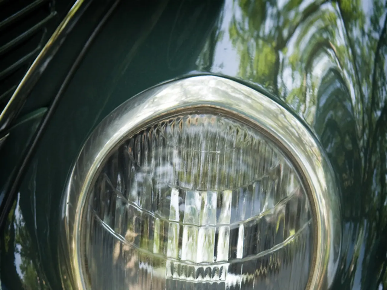 I fari adattivi equipaggiati con la tecnologia a LED Matrix verranno integrati in tutti i modelli...