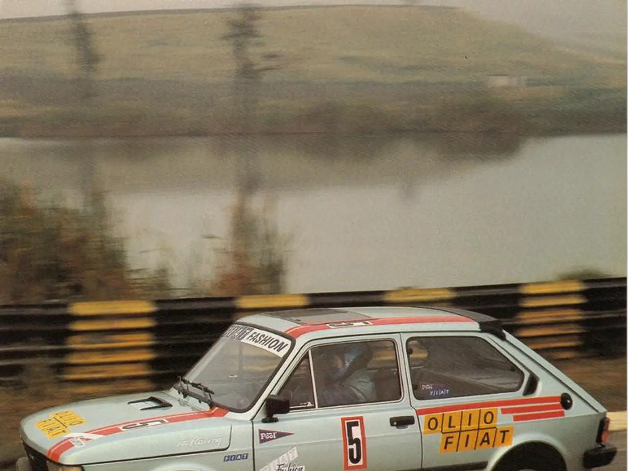 Gli investigatori hanno scoperto un veicolo in una vasca di ritenzione a Hodgkins, nell'Illinois,...