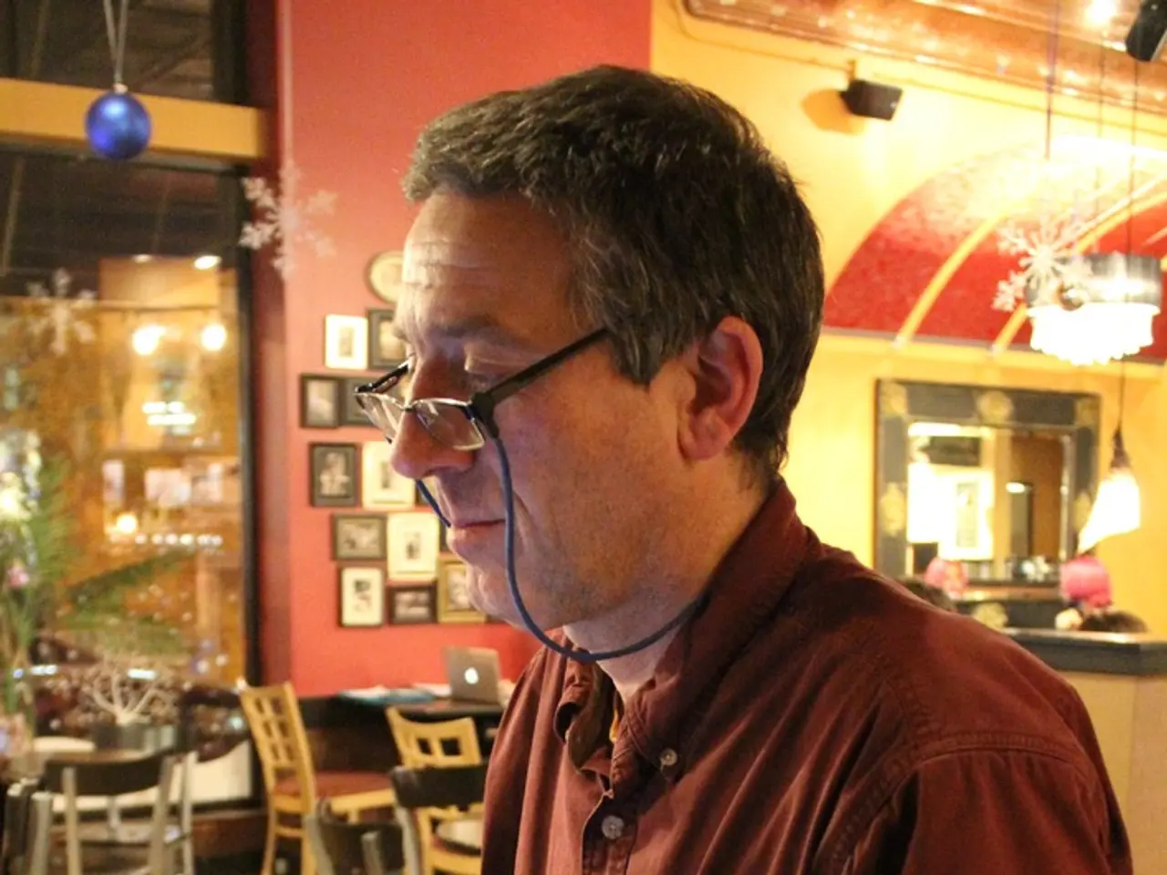 La scena dello start-up statunitense mette in primo piano il controverso orario di lavoro cinese...