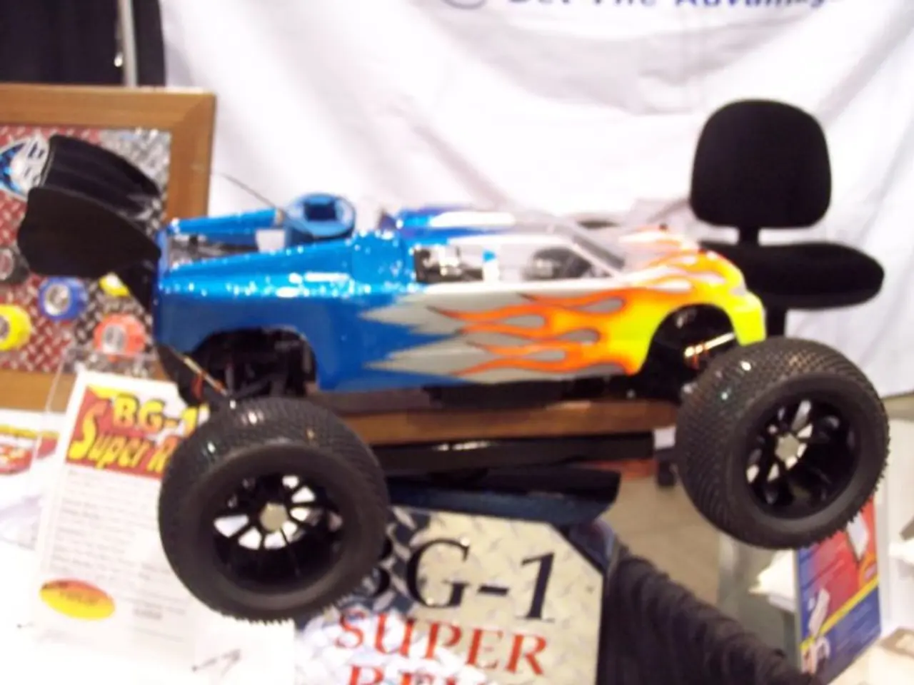 2026 Ford F-150 Lightning STX mostra estetica resistente e durata della batteria