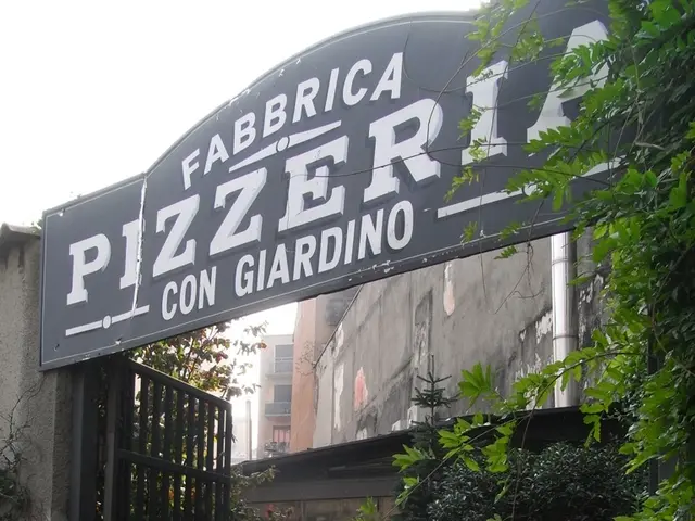 Indagando l'influenza della Decima Casa sulle Interazioni Individuali e Sociali