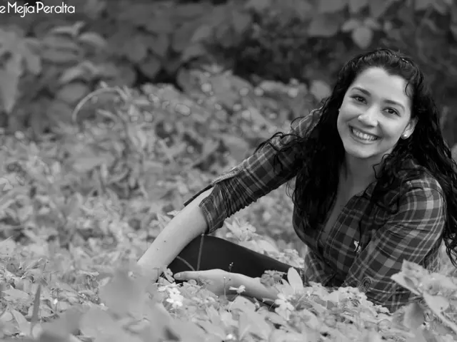 Accademia della Mente Magica: Punire il Nervosismo con la Detenzione, Riconoscere la Felicità con...