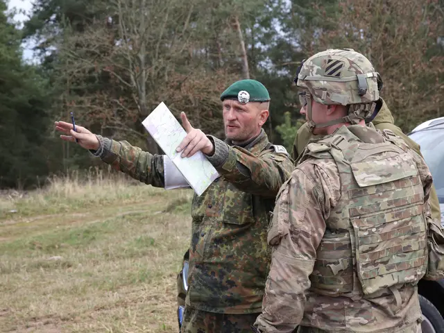 Un legislatore del Texas sostiene che un agente della polizia ha causato disturbi e minacciato di arresto.