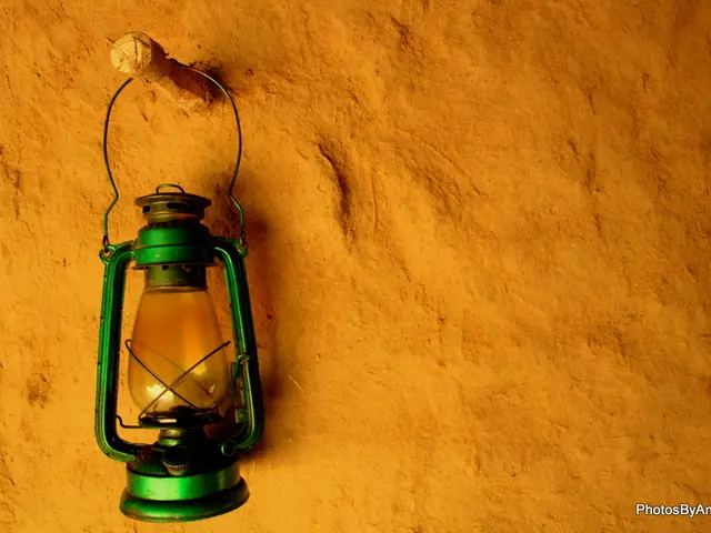 Avvicinarsi alla Forza ed al Percorso dell'Uragano Erin lungo la Costa Orientale degli Stati Uniti...