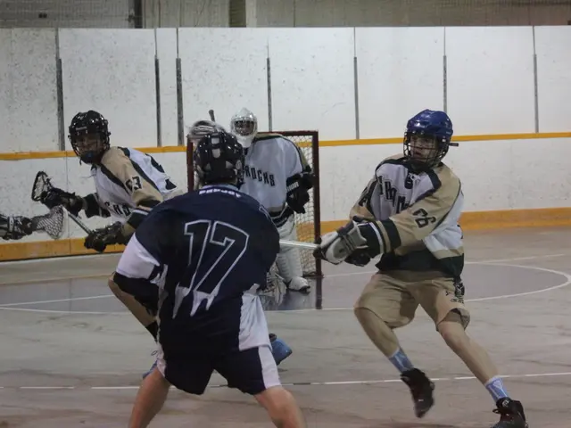 Louisville City FC, leader della Lega U.S., affronta i tentativi del United di interrompere la loro...