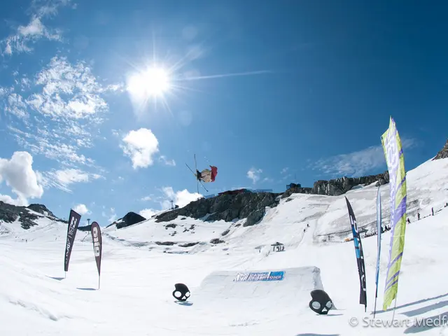 Gli utenti di aree rurali che si trovano di fronte al pericolo di valanghe devono essere vigili