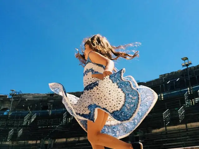 Alexander Sorloth e Lena Selnes attraversano il paesaggio urbano di Madrid