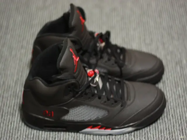 Esercizi a piedi nudi e a contatto con la terra, noti come 'Allenamenti a Terra', stanno aumentando...