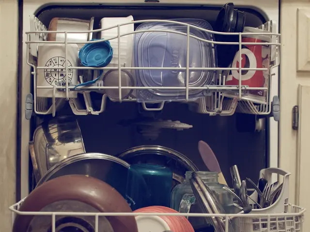 Le padelle a risparmio di spazio di Joseph Joseph sono il mio equipaggiamento da cucina preferito;...