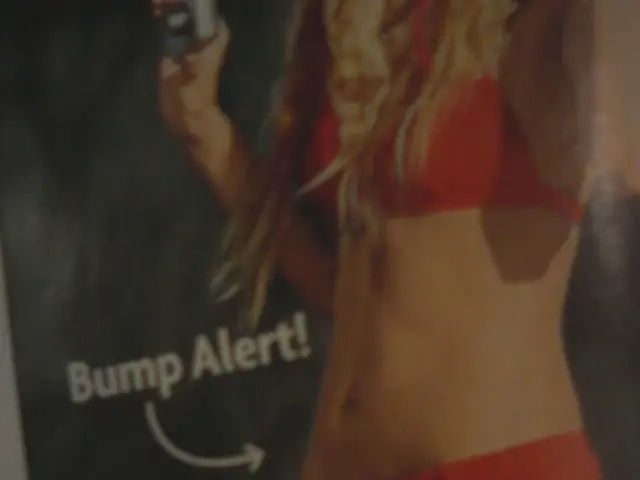 La fine dell'estate è segnata dallo stile elegante di Molly Sims, evidenziato dai suoi momenti in...